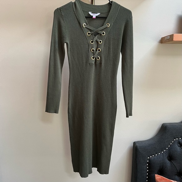 No Boundaries Dresses & Skirts - No Boundaries long sleeve lace up Bodycon dress